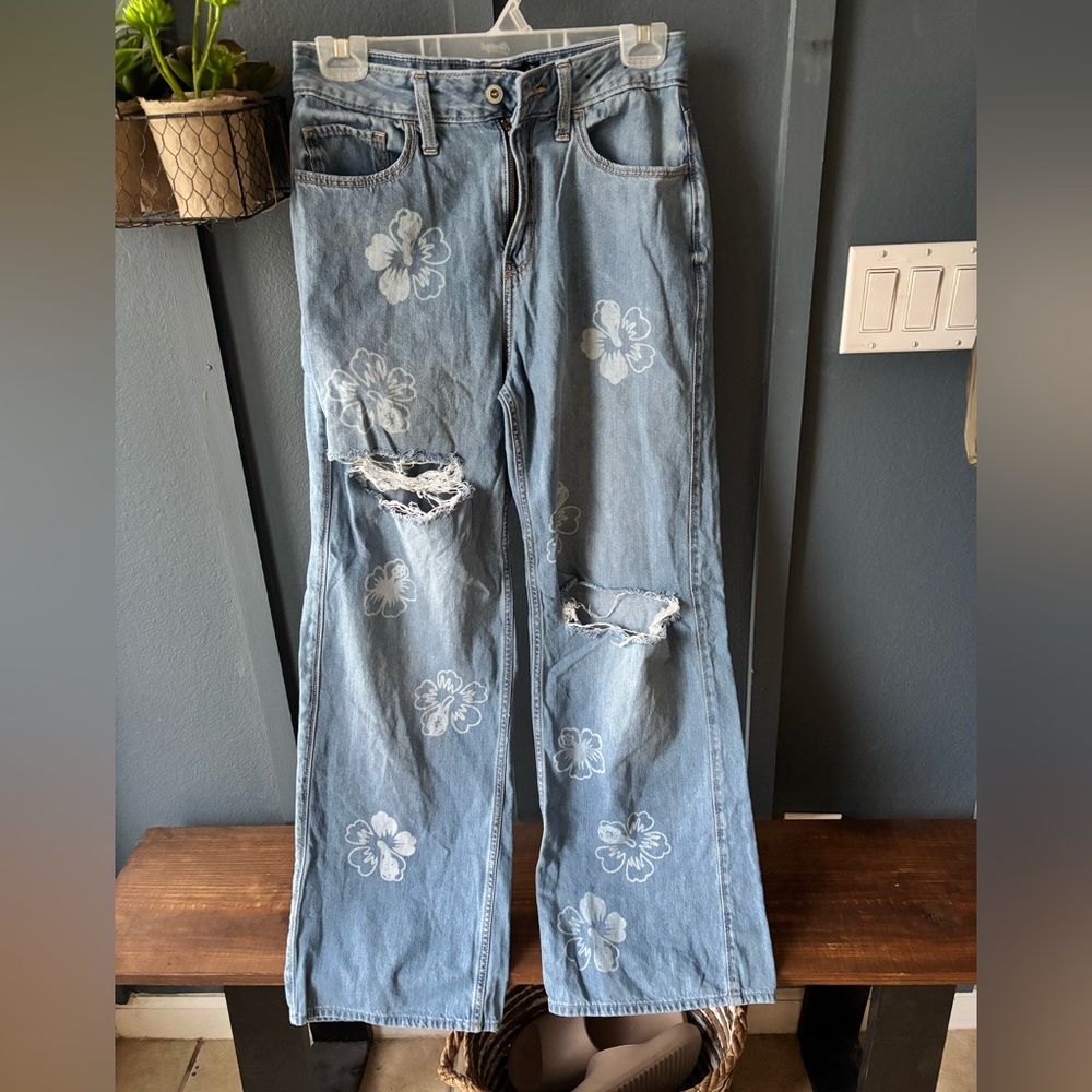 Hollister distressed jeans with hibiscus